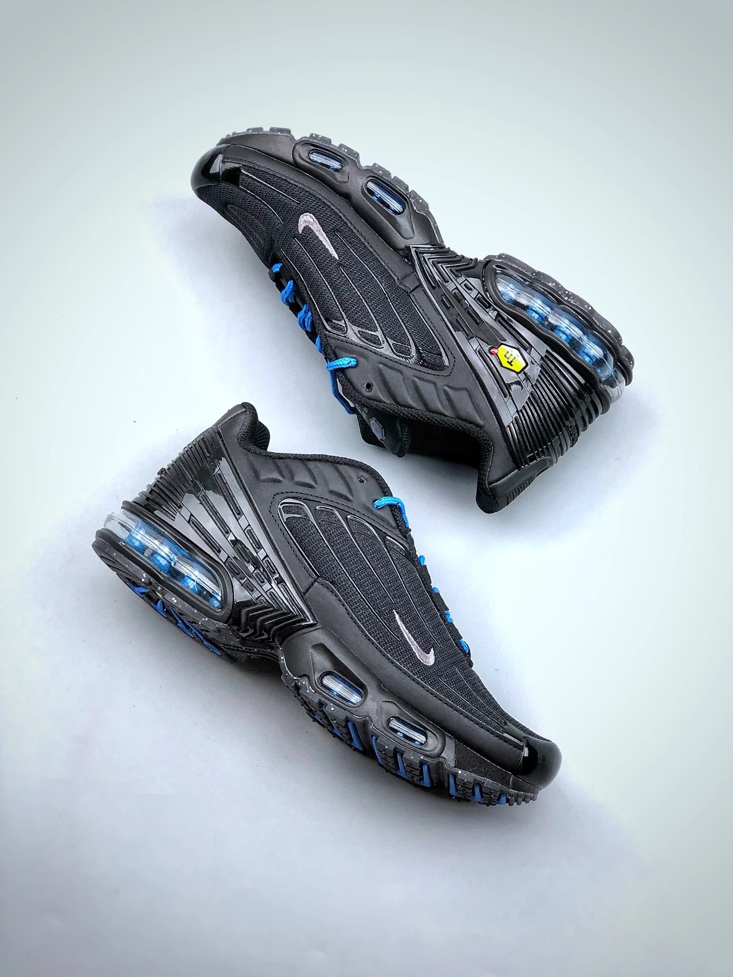 Nike Air Max Backpack - Stylish and Durable School Bag for Men and Women