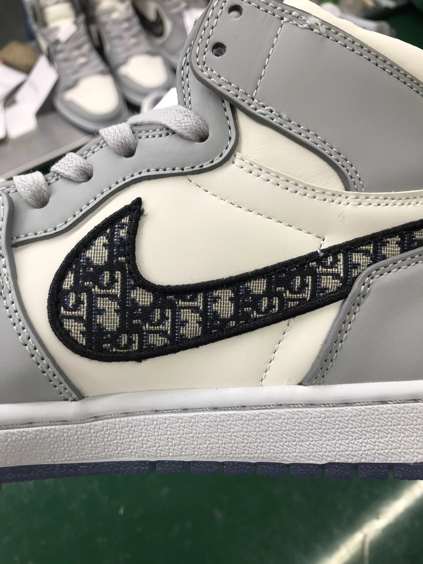 Nike Air Jordan 1 High image 4