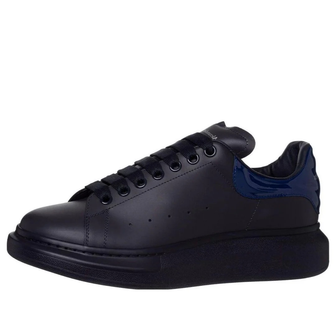 Alexander McQueen Sneakers Oversized Sneaker — Black Dark Blue