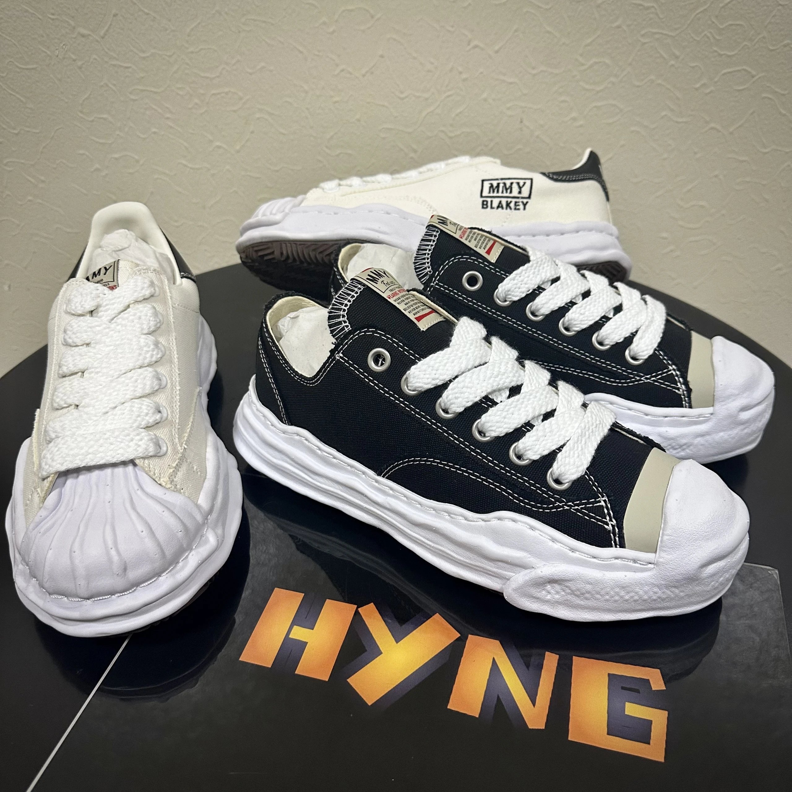 MMY Retro Low Top Fashion Sneaker