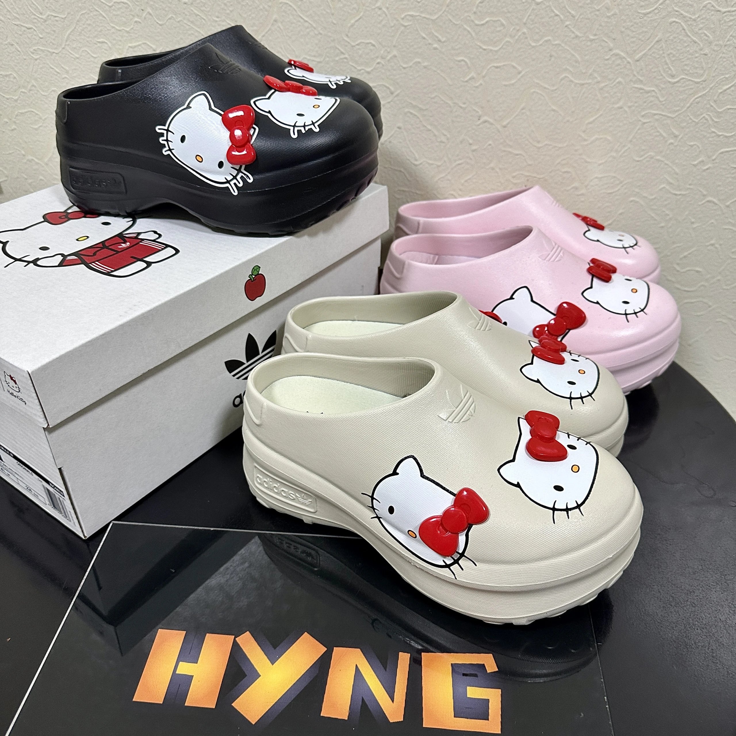 Hello Kitty adidas Stan Smith Mule
