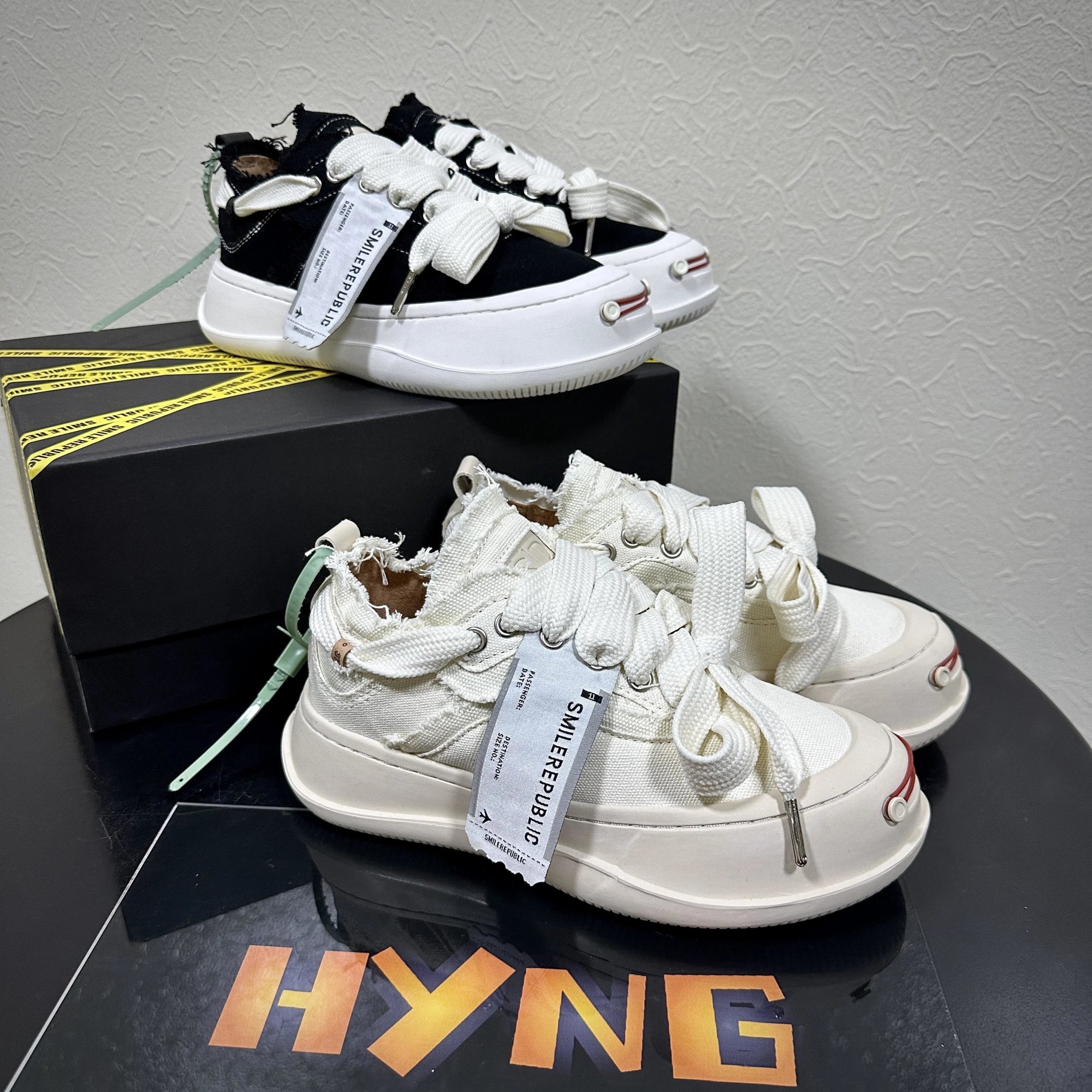 Kaikai Thick Sole Canvas Shoe