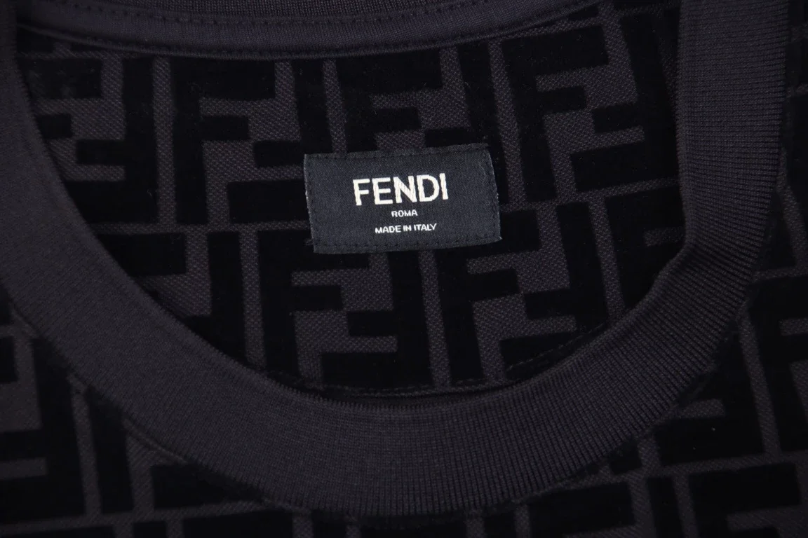 Fendi 满印FF珠地植绒短袖T恤