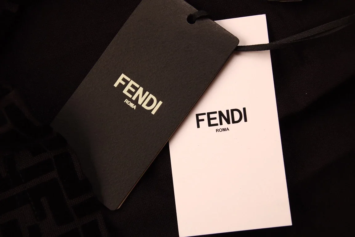 Fendi 满印FF珠地植绒短袖T恤