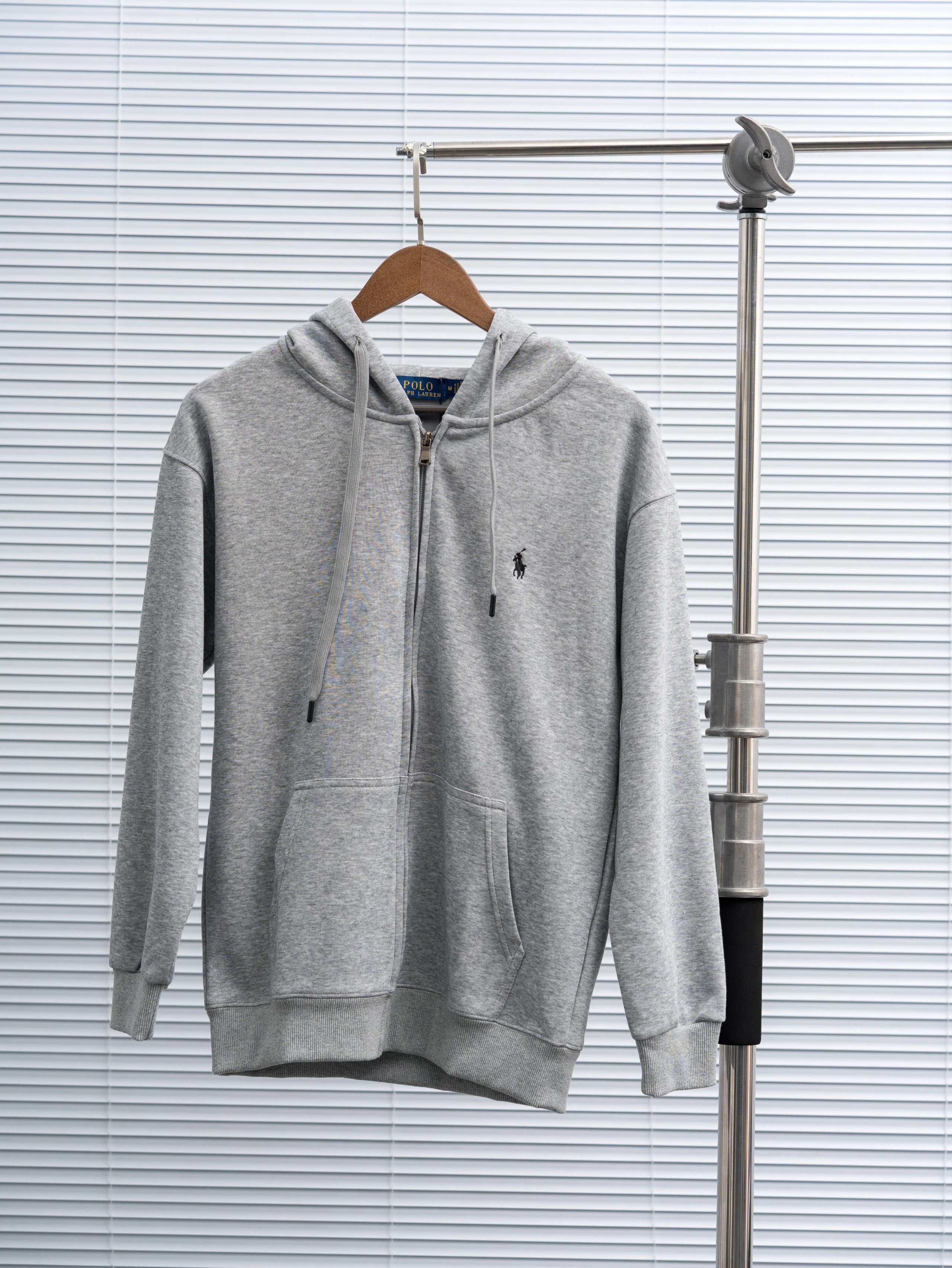 Grey black label top