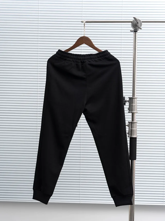 Burberry Hoodies & Sweatshirts Zip-Up Hooded Sweatshirt with Embroidered Equestrian Knight Logo product detail image 91