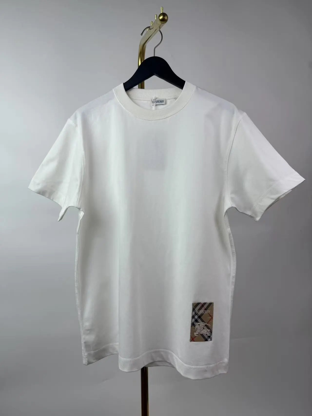 格纹战马短袖白