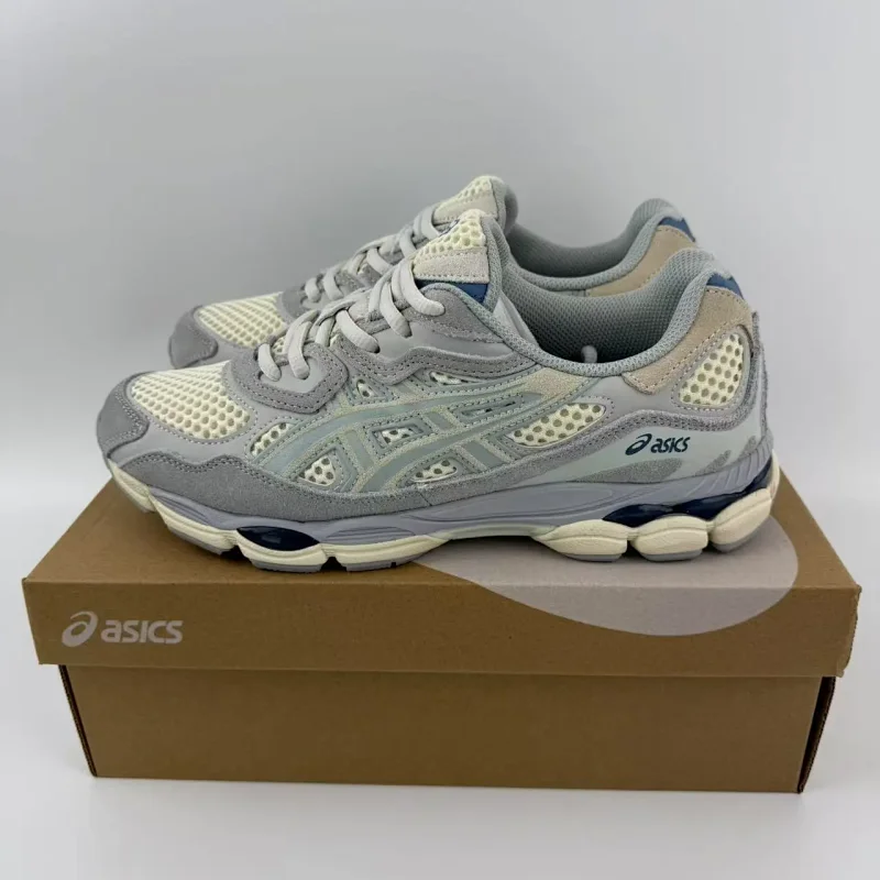 Light Blue with Beige Tones A 372-600 SKU image