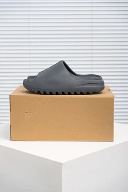 thumbnail for Ye*zy Slide Form Runner Collection-Seven