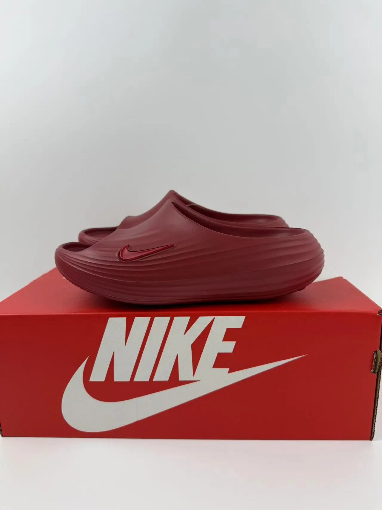 Drag red SKU image