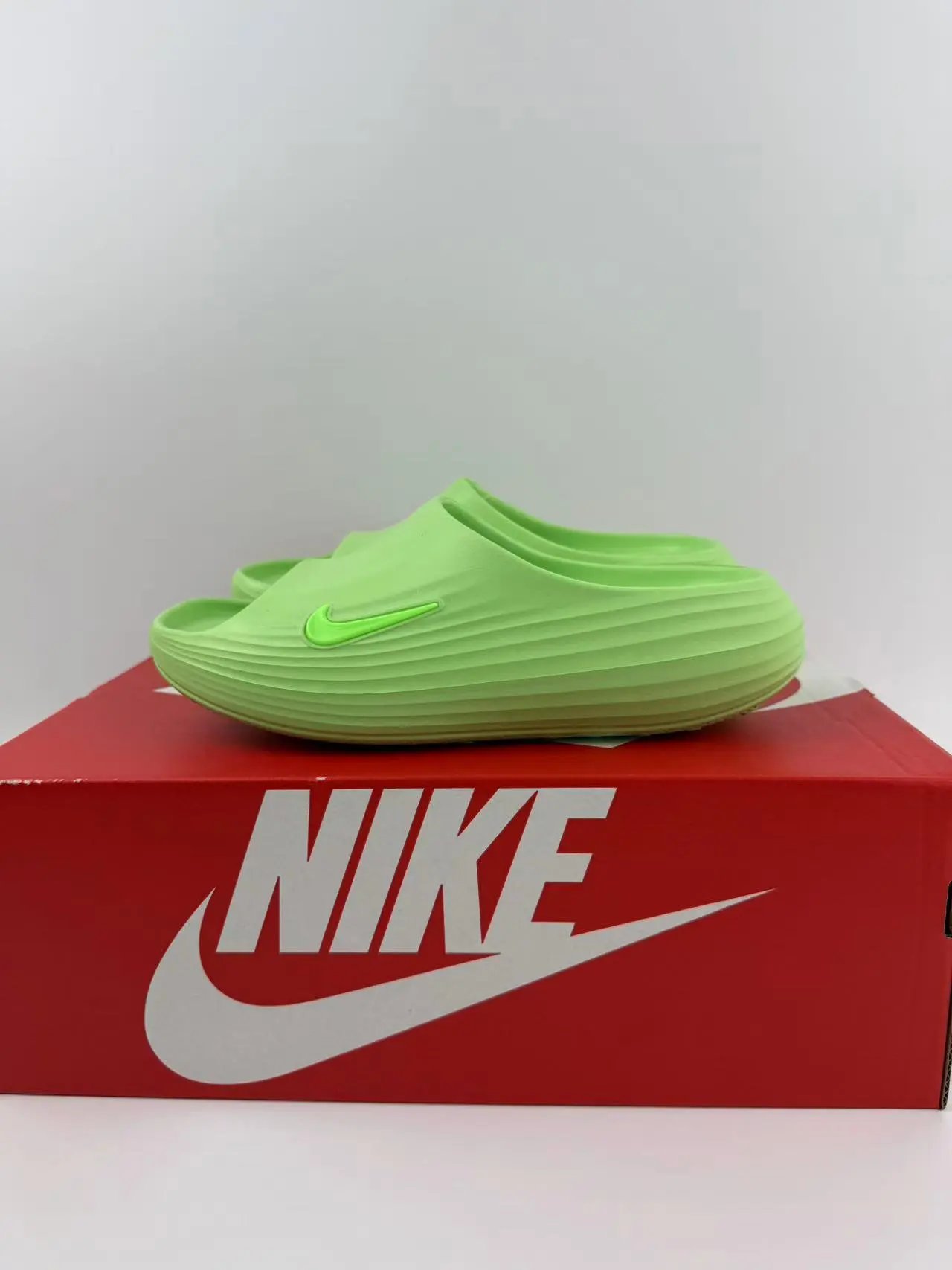 Drag green SKU image