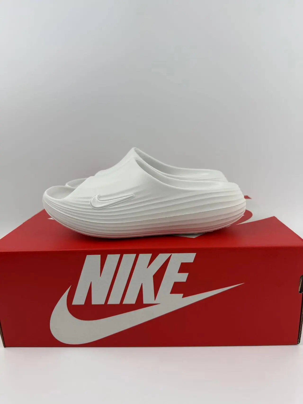 drag white SKU image