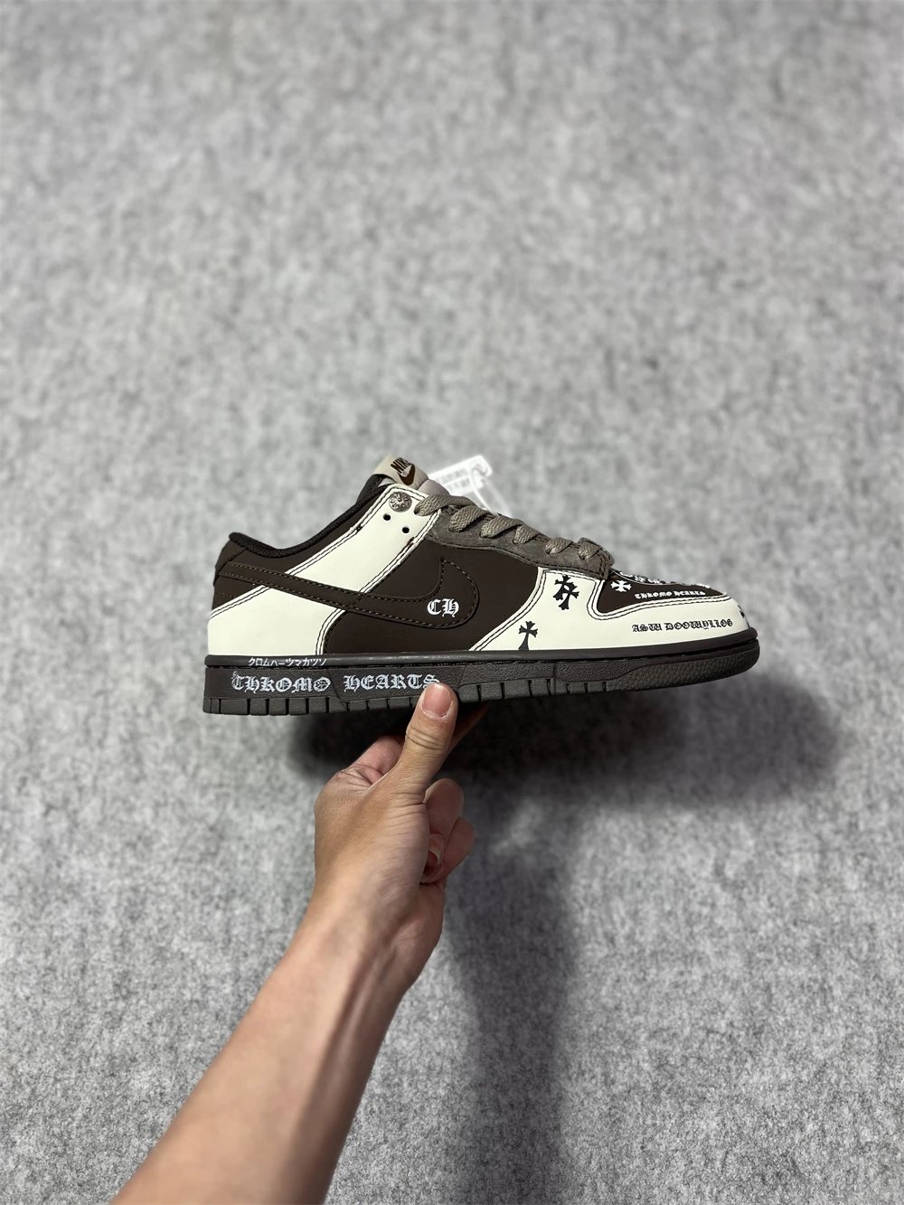 Kroos Heart White Brown