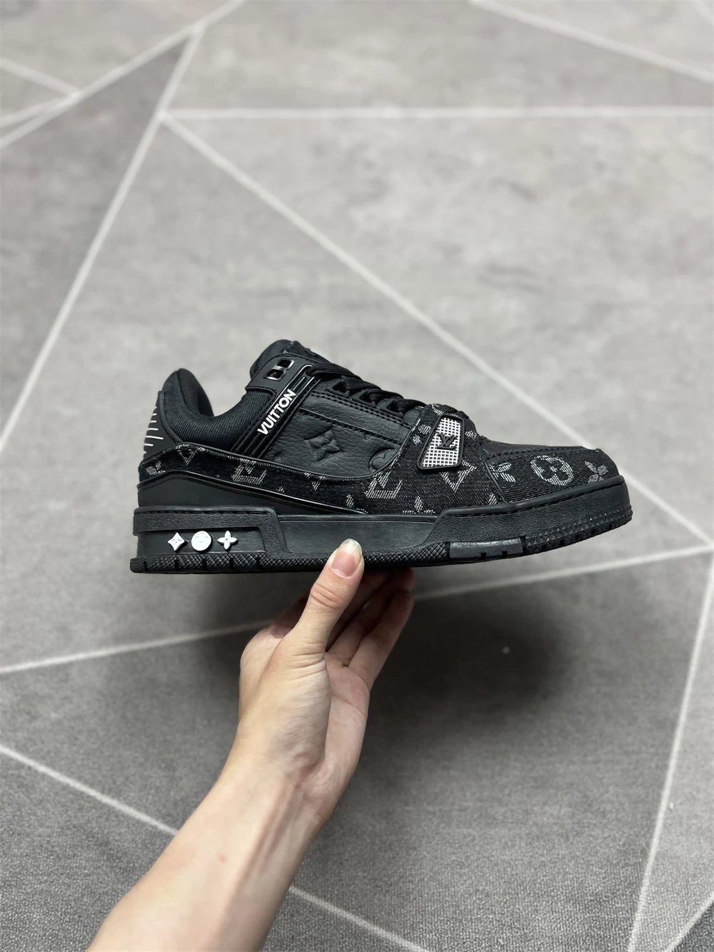 pure black