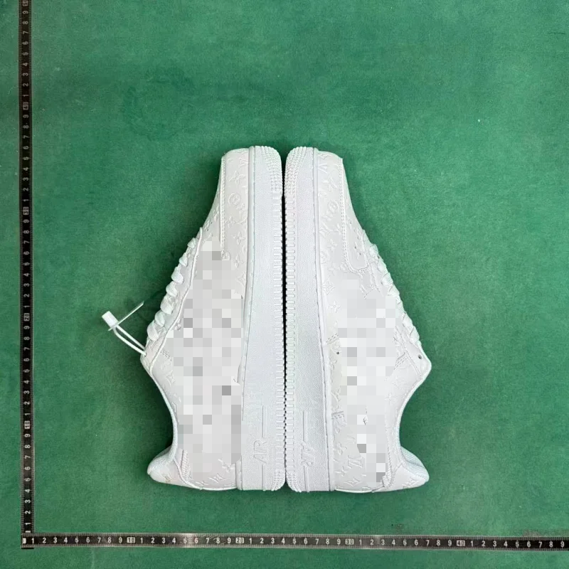 Louis Vuitton LV Trainer Sneakers-008489