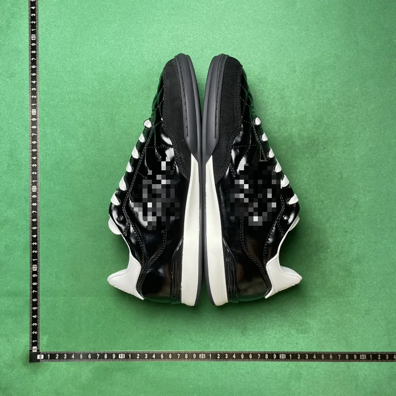 PB VERSION ROUND-TOE LACE-UP FLAT-SOLED