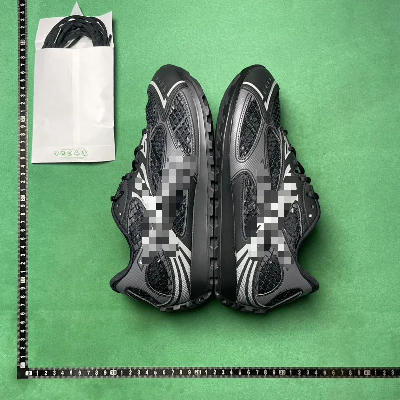 M SIZE ROUND-TOE LACE-UP LOW-TOP