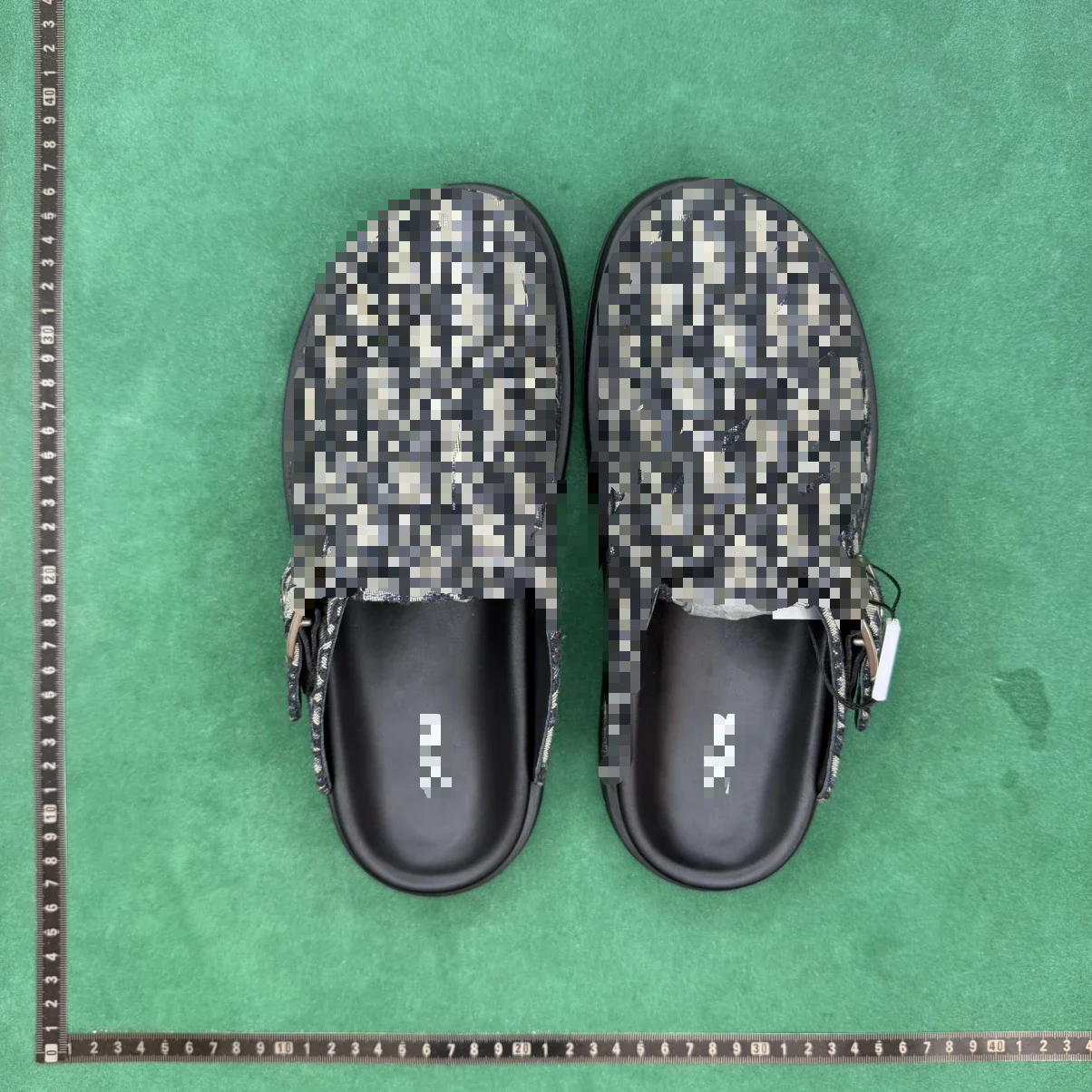 ROUND-TOE FLAT-BOTTOMED CLOSED-TOE SLIPPERS TT