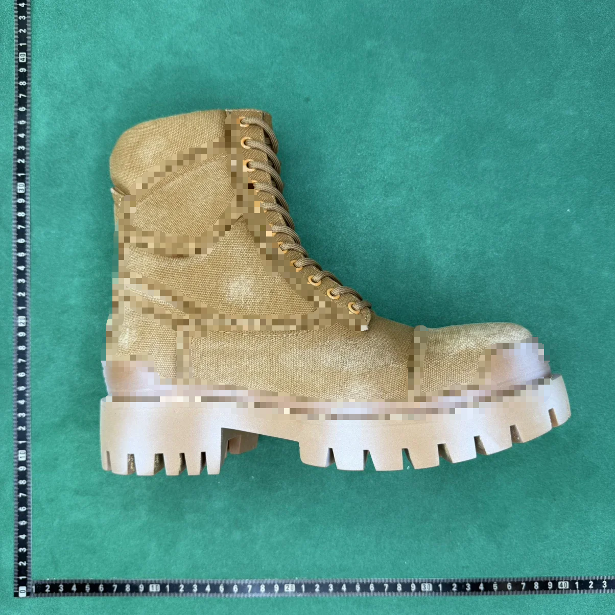 ROUND-TOE LACE-UP DR. MARTENS BOOTS
