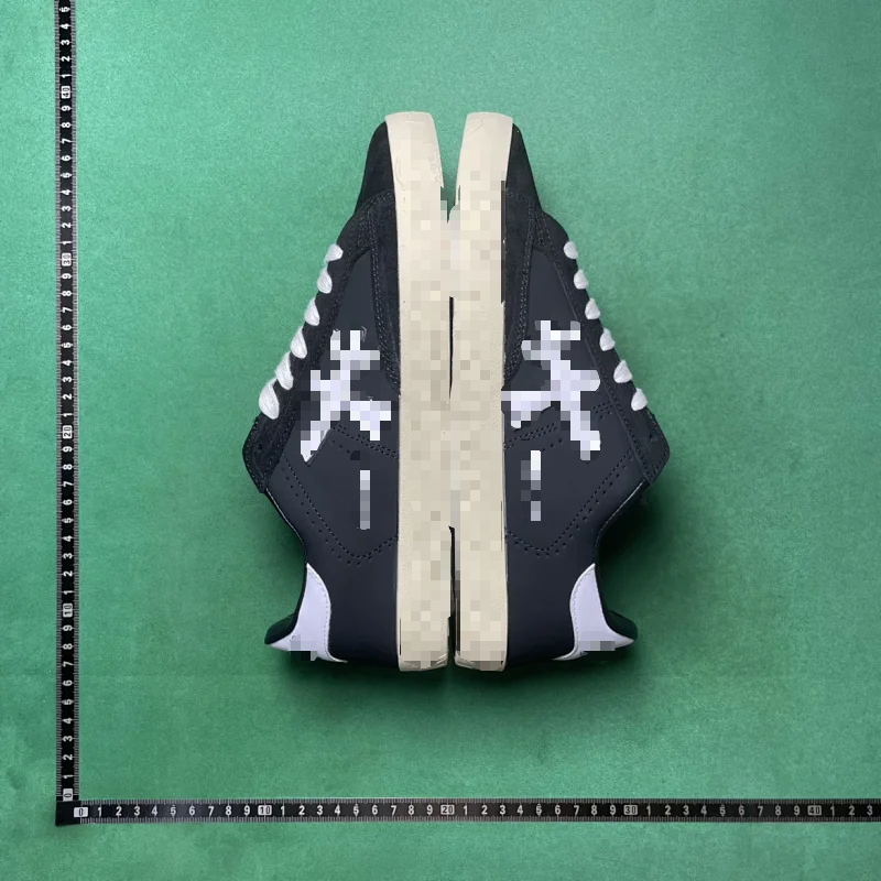 ROUND-TOE LACE-UP LOW-TOP SNEAKERS B3D