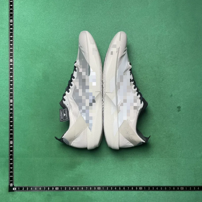 COMFORTABLE LIGHTWEIGHT LOW-TOP RUNNING SHOES