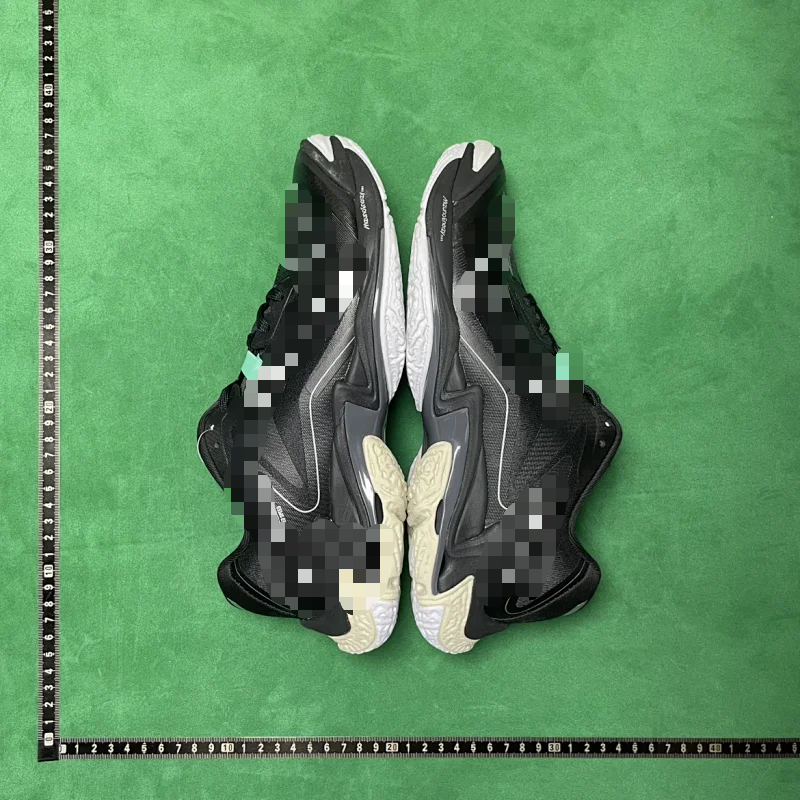 Nike Black Low Top Sneakers