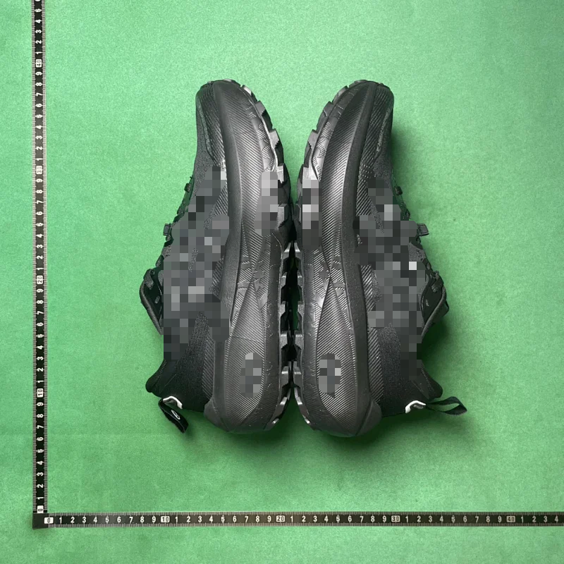 FASHIONABLE AND VERSATILE LOW-TOP RUNNING
