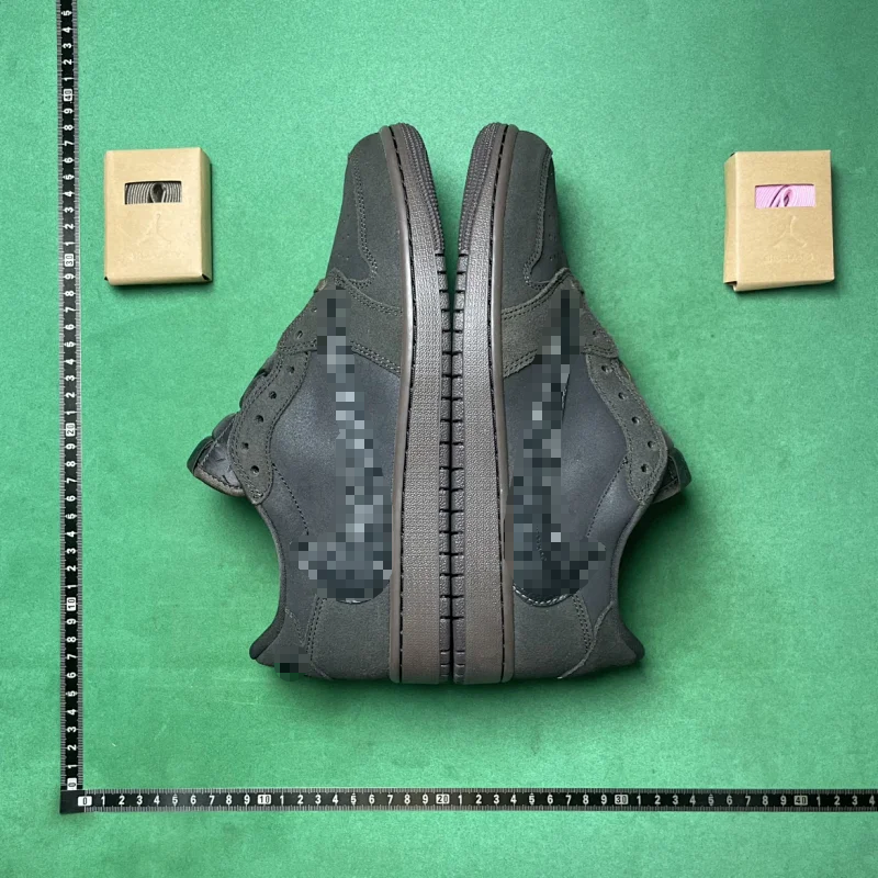 EXC EDITION VERSATILE SPORTS-STYLE SNEAKERS