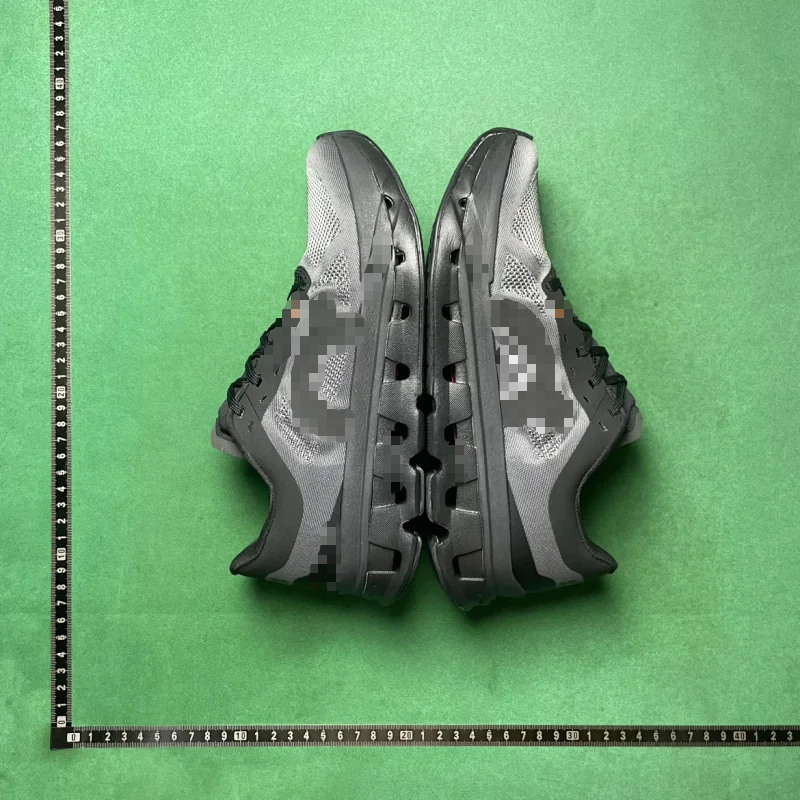 COMFORTABLE VERSATILE LOW-TOP CASUAL RUNNING