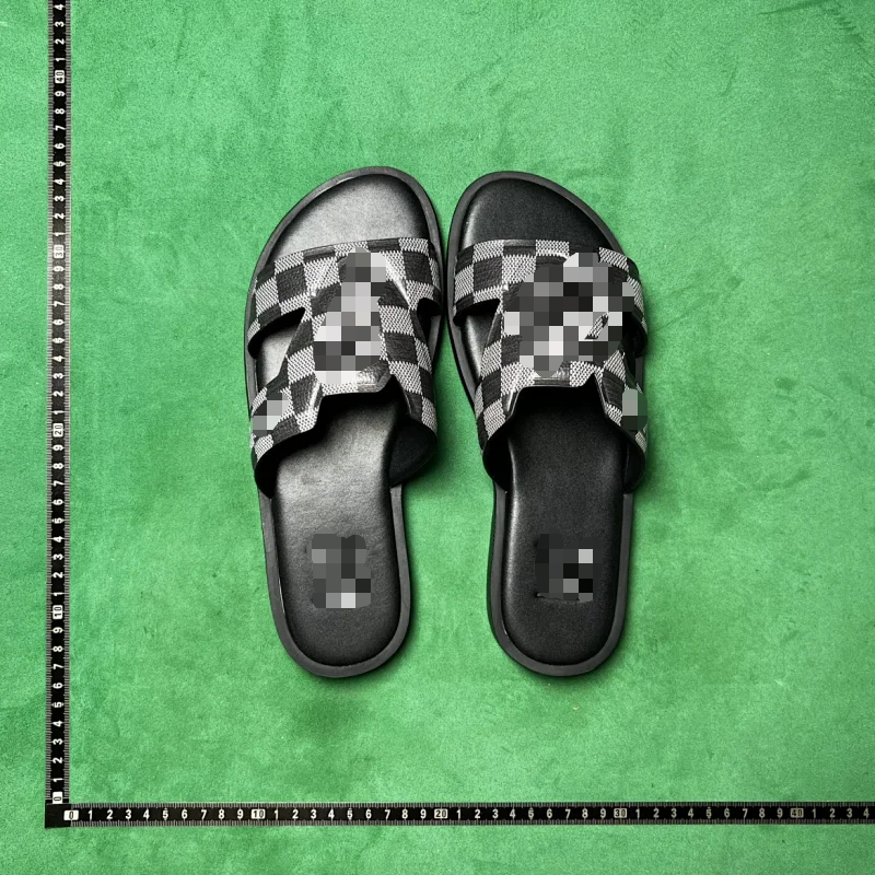 COMFORTABLE SIMPLE SILENT SLIPPERS B8D