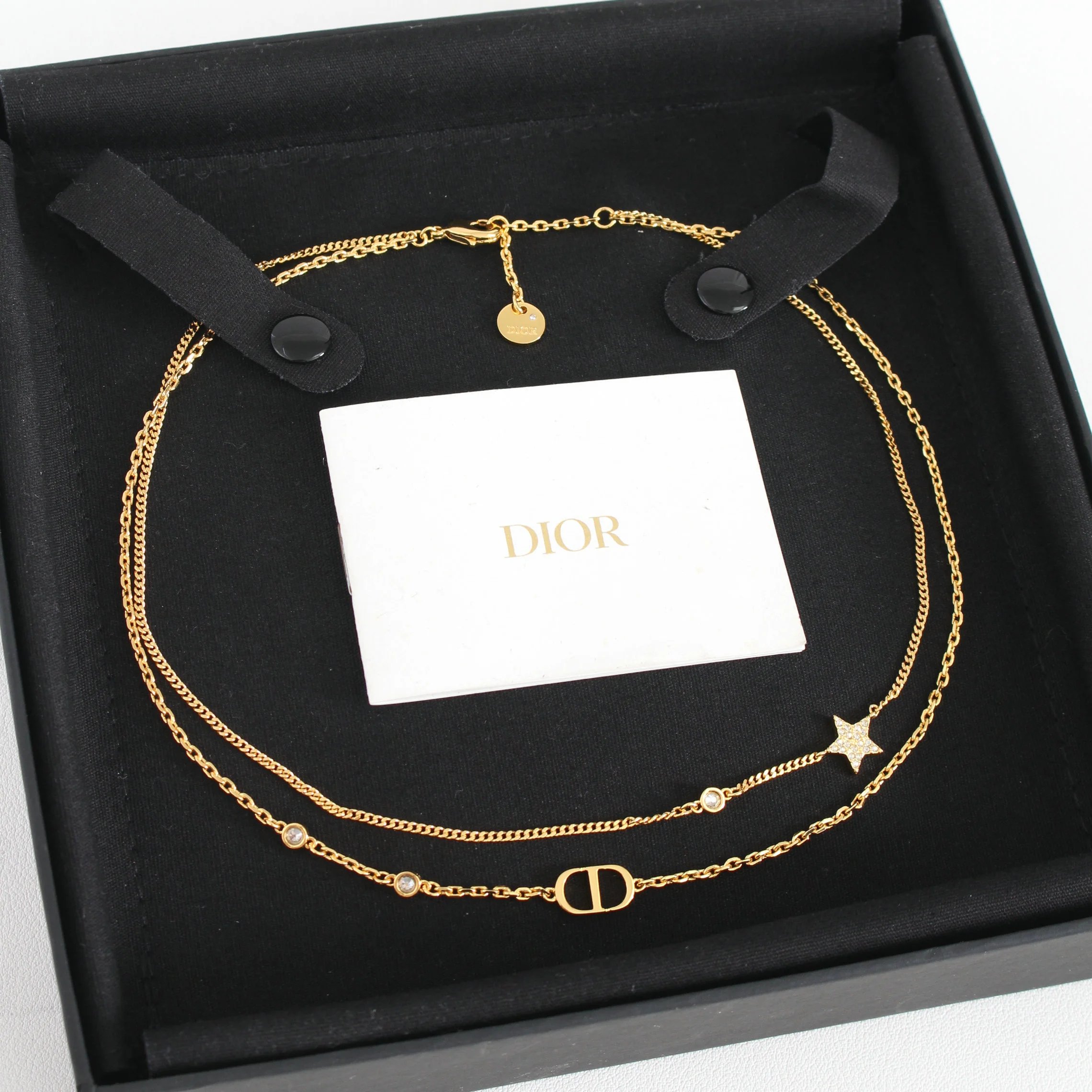 Pengpeng Home only focuses on ZP development, high-end original design, luxury brand D, simple and elegant style, English letter star pendant, double-layer short chain collarbone chain necklace, double-layer design, entry-level necklace with two colors