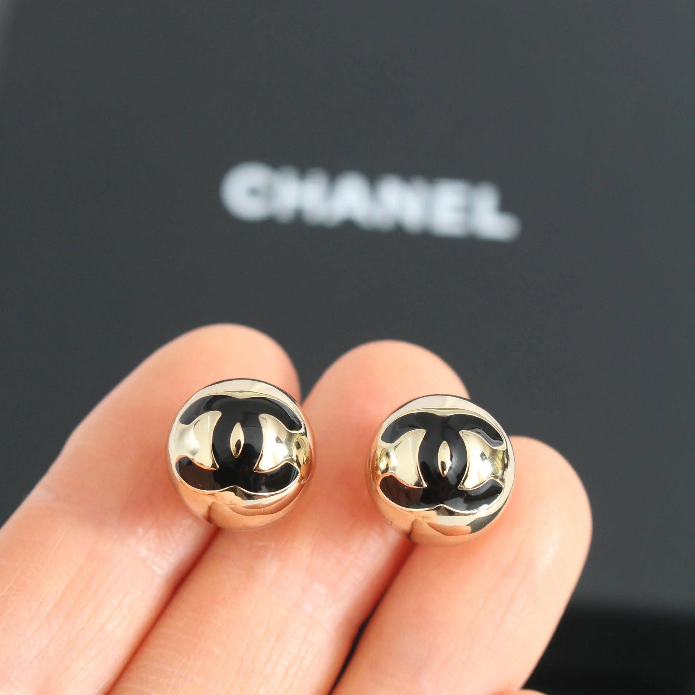 Original black earring (self use simple packaging)