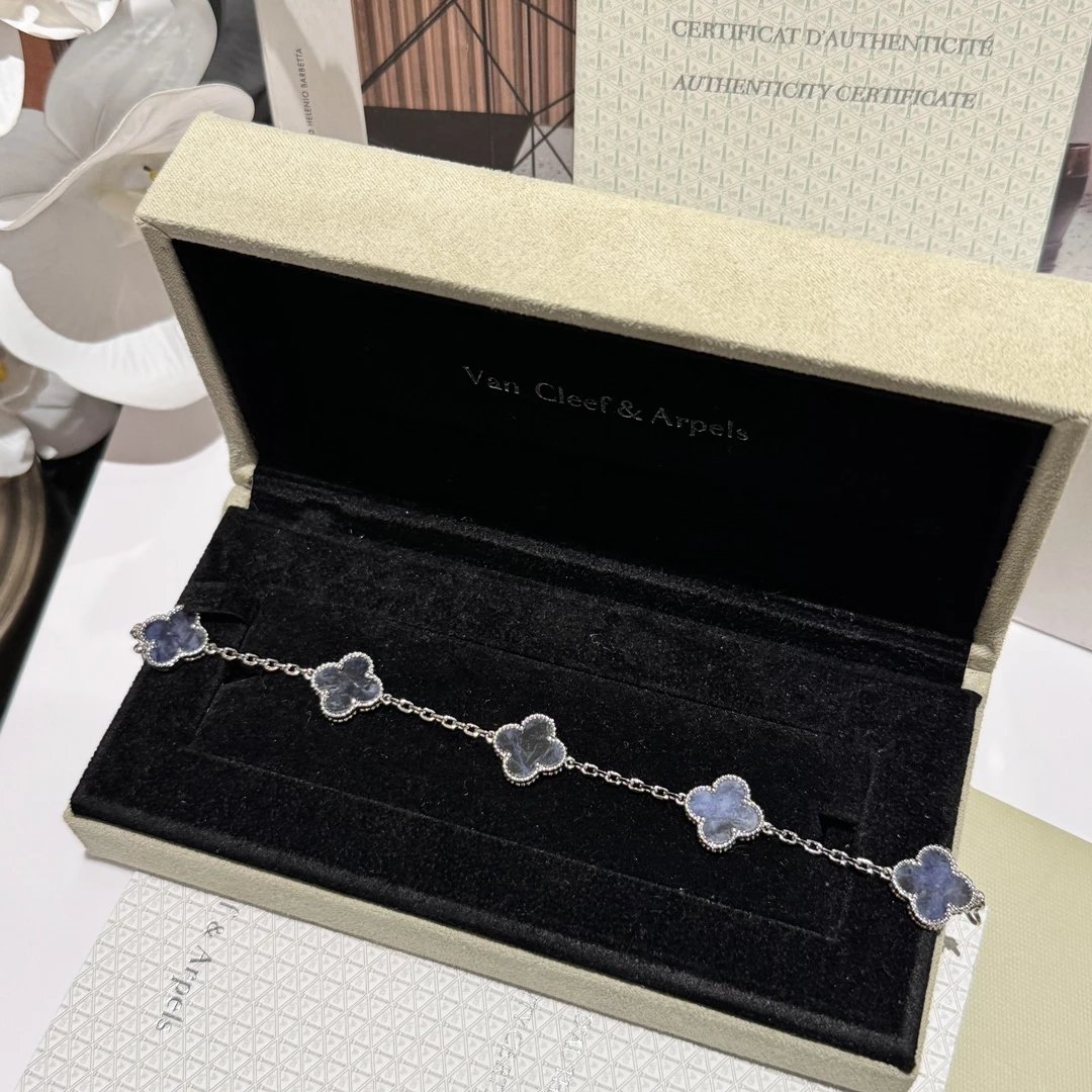 SD VCA Five-Flower Bracelet (Final Sale)