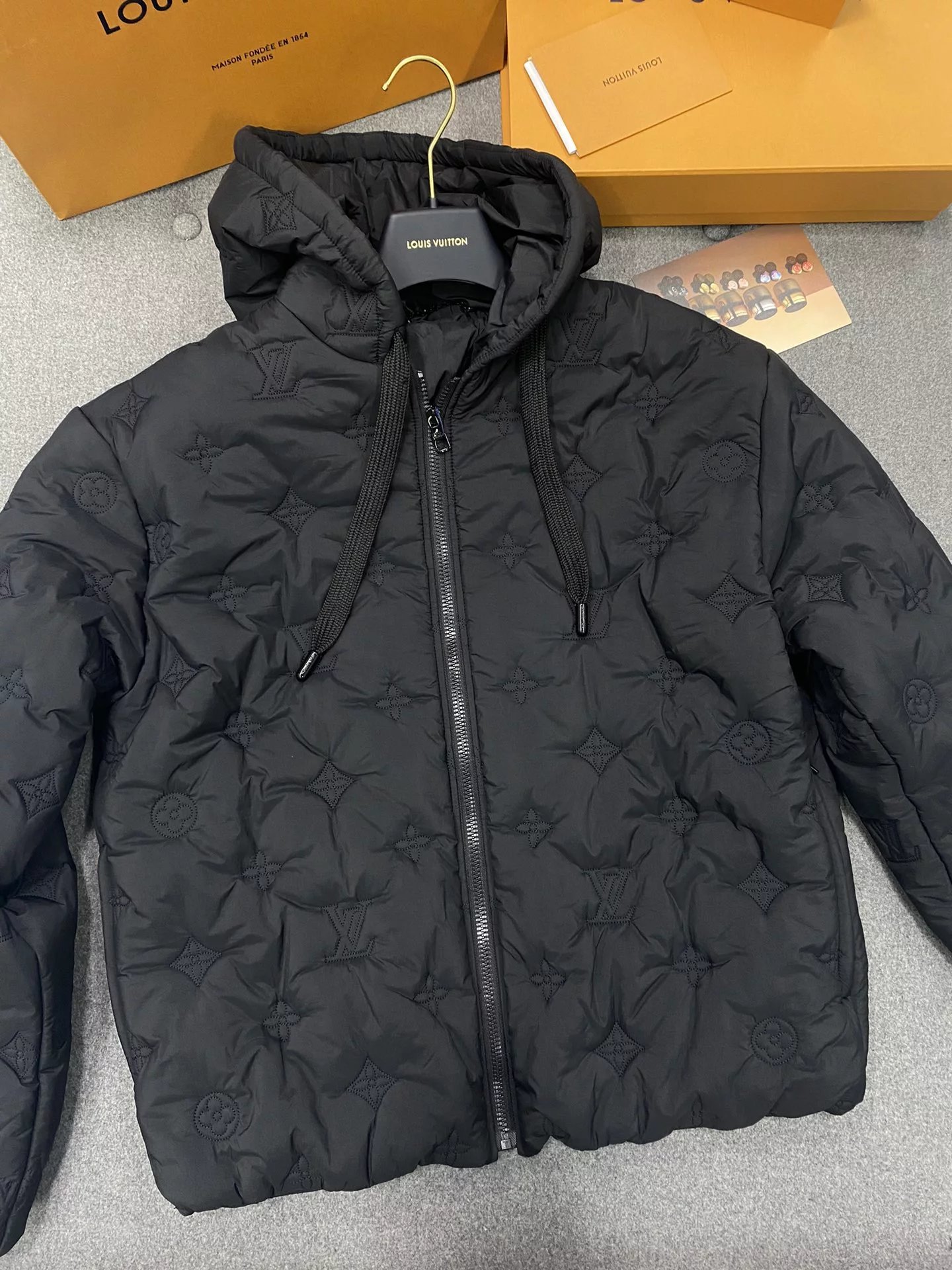 TB hooded jacket I V (non quality issues non refundable)