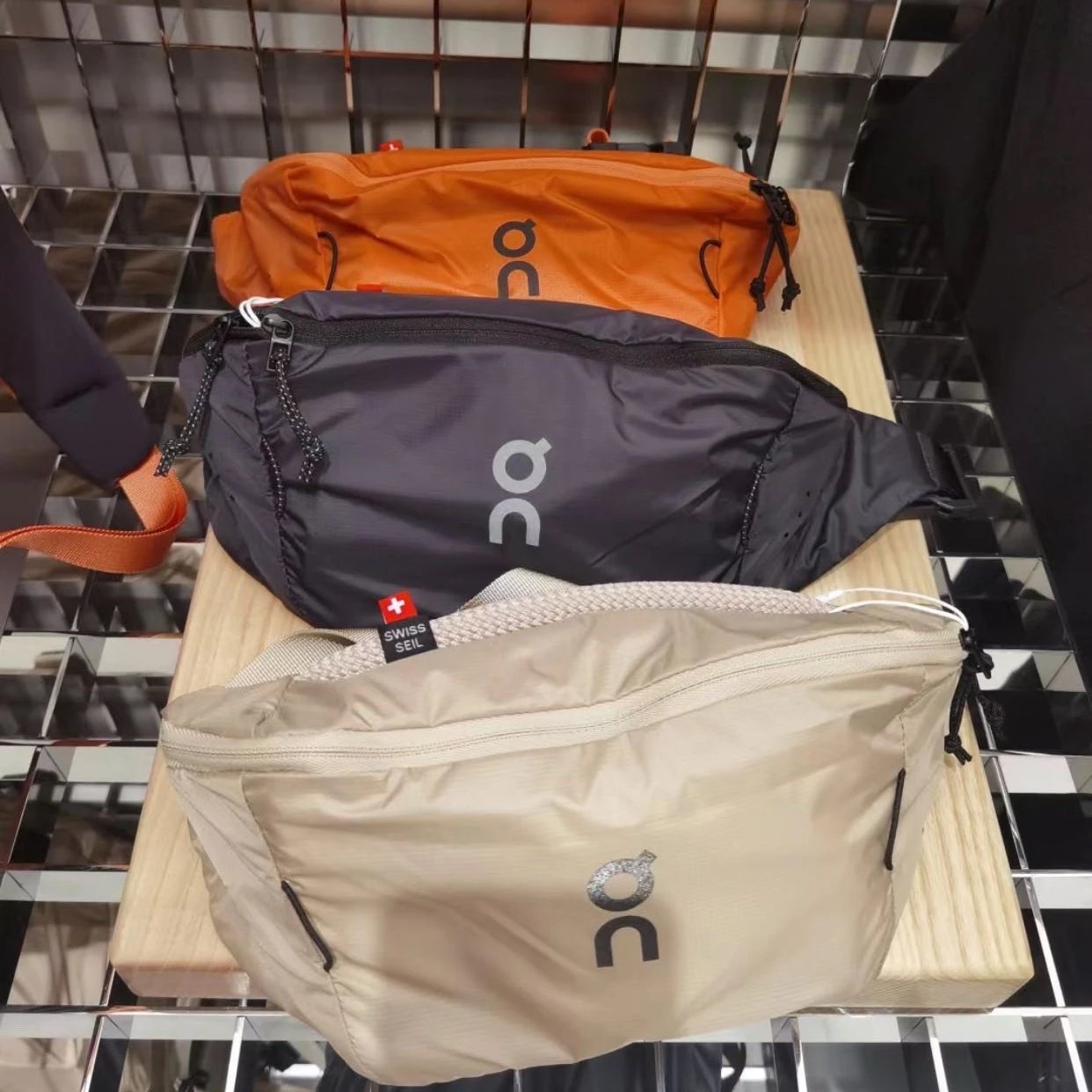 On Running Lightweight Waist Pack 2L