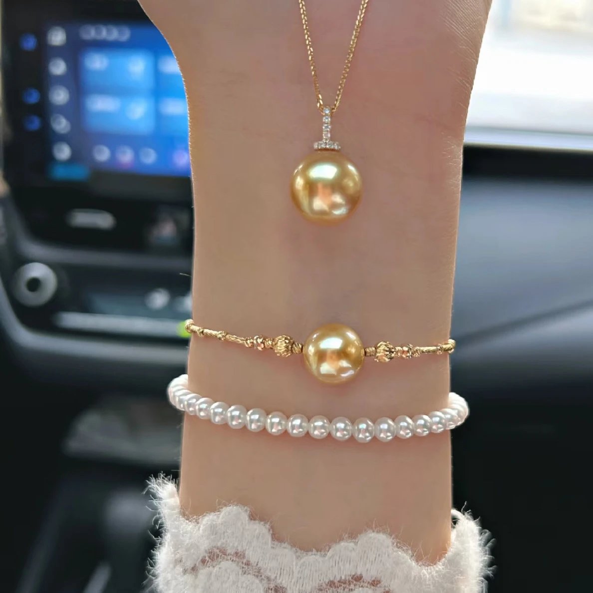 Beijing* Pearl New Year's Transfer Bead Bracelet 🔥 High-quality real fragrance, made by foreign trade factory. Shijia beads replace South Sea beads, full of high-end 18K gold flashing pineapple balls, paired with Korean steel wire, transparent and full of temperament, which means everything will go as you wish! D430