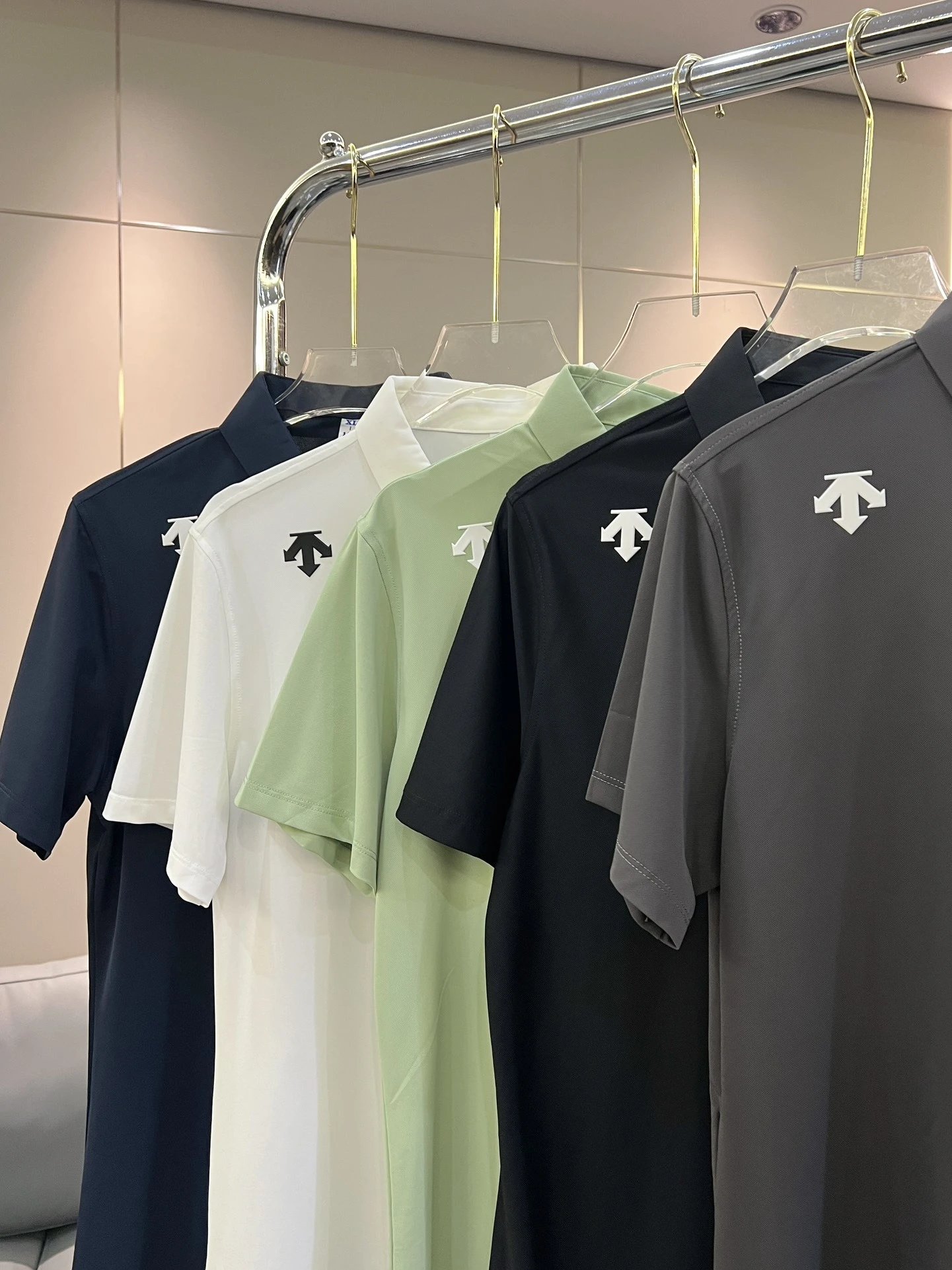 丝绸般顺滑凉爽,双压线锁边,三标齐全,耐穿上档次:迪桑特 冰氧棉运动