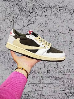 【Special Promotion】Travis Scott x Air Jordan 1 " Reverse Mocha " Milk White Khaki Reverse Hook Men's and Women's Low Top Sports Basketball Shoes