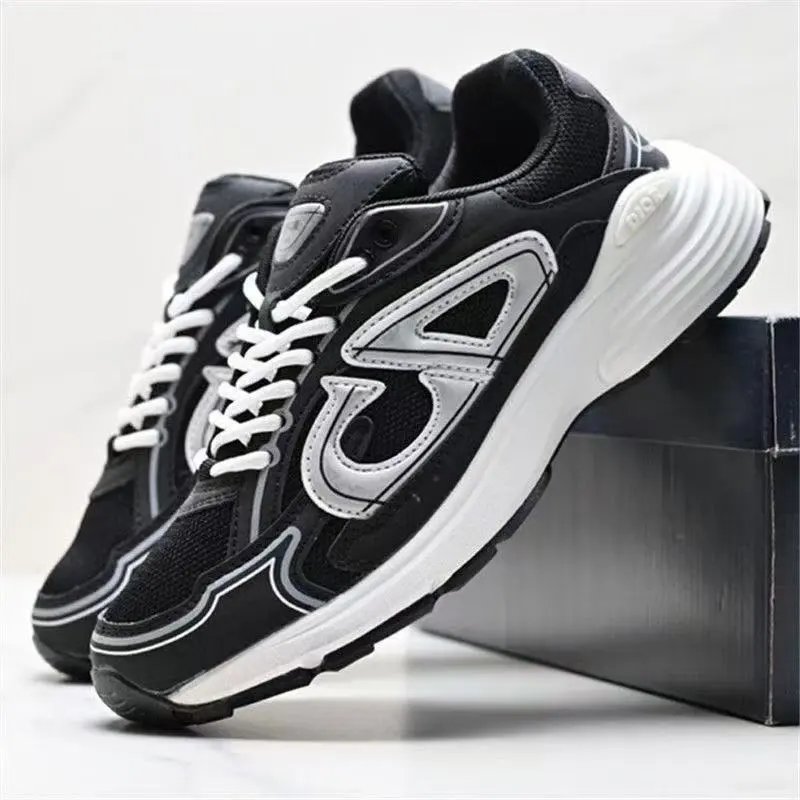 32 Black and White B30