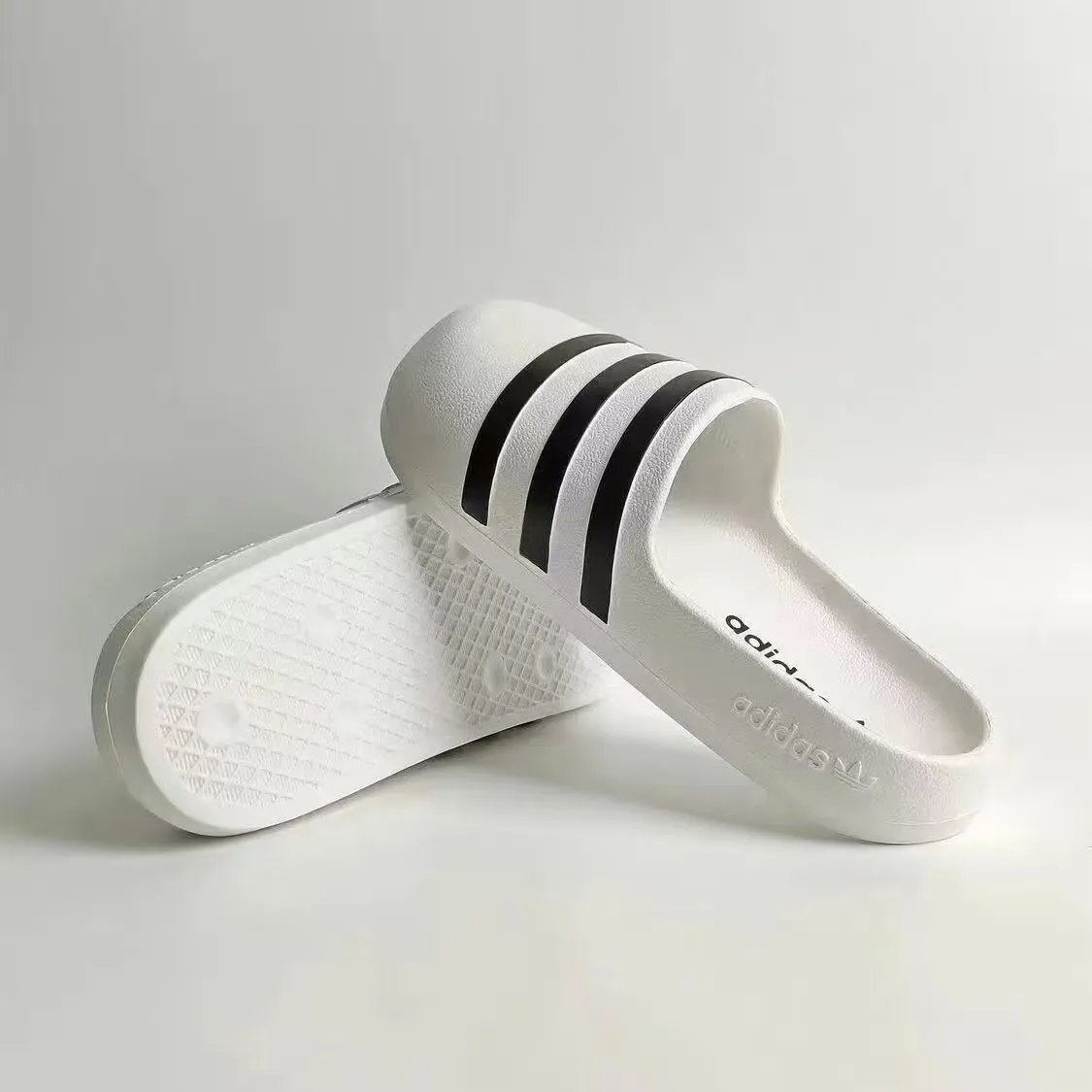 Three-Stripe Toe-Cap White (Authentic with Tag)