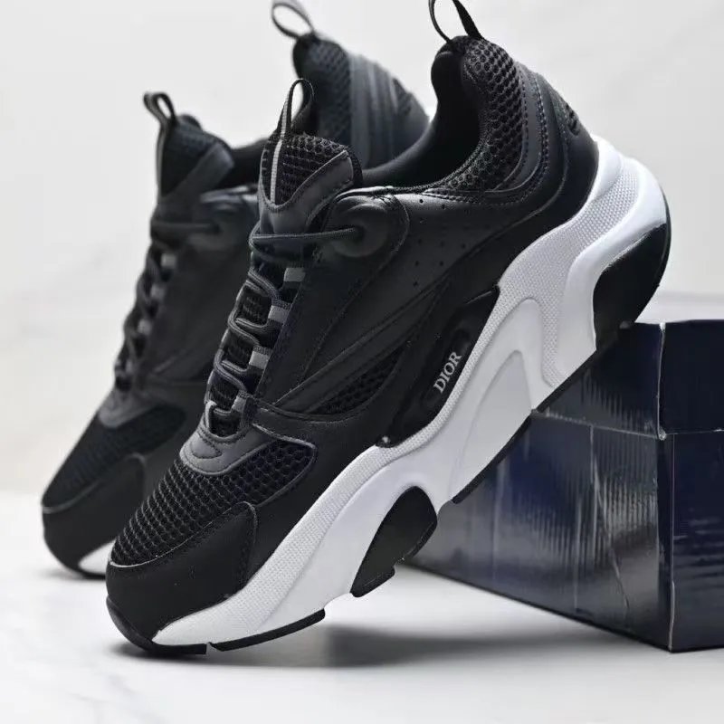 4 Black and White B22