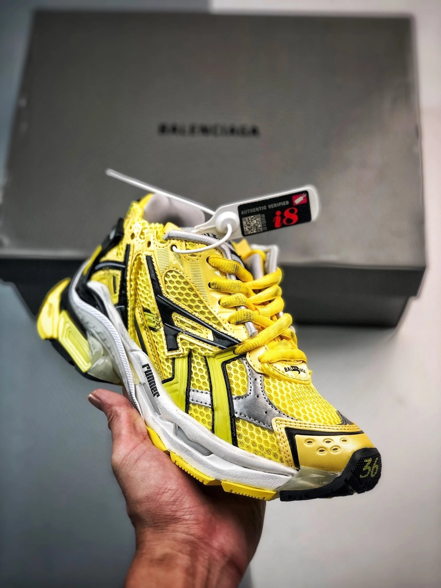 Runner  10