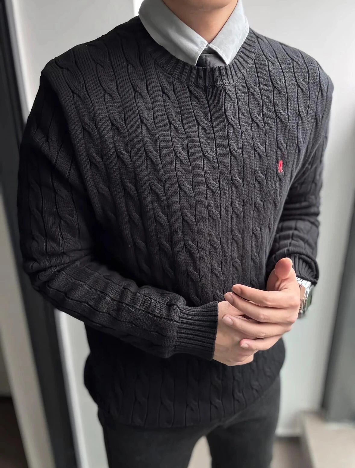 black round neck