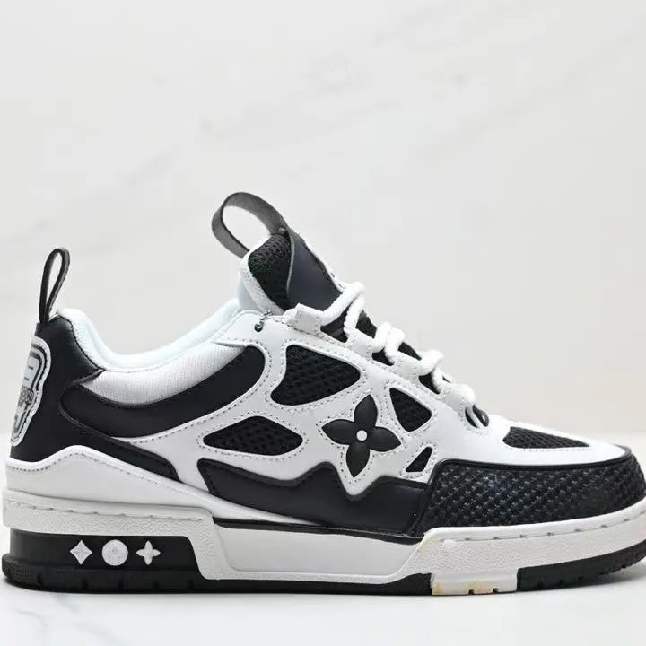 Size 17 Bread White Black
