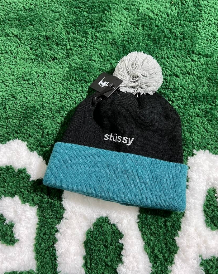 Head over ball, cold hat, black and blue