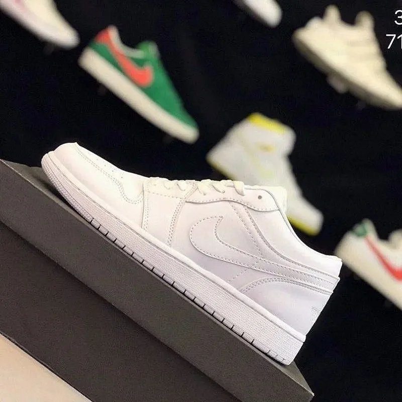 特价现货aj1低帮镭射紫罗兰花姑娘情人节篮球鞋真标二层AJ1黑紫脚黑黄趾扣碎北卡蓝芝加哥小闪电时尚男女鞋情侣休闲运动板鞋 7