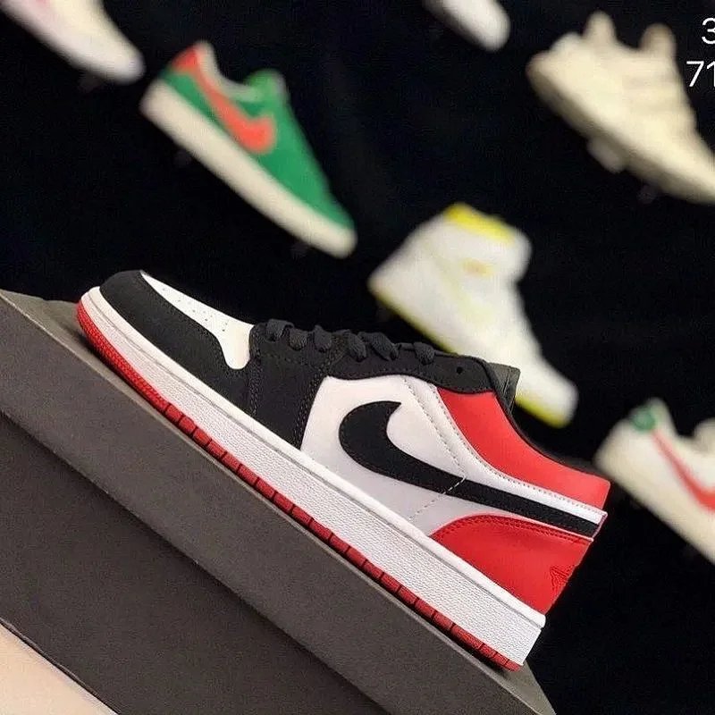 特价现货aj1低帮镭射紫罗兰花姑娘情人节篮球鞋真标二层AJ1黑紫脚黑黄趾扣碎北卡蓝芝加哥小闪电时尚男女鞋情侣休闲运动板鞋 5