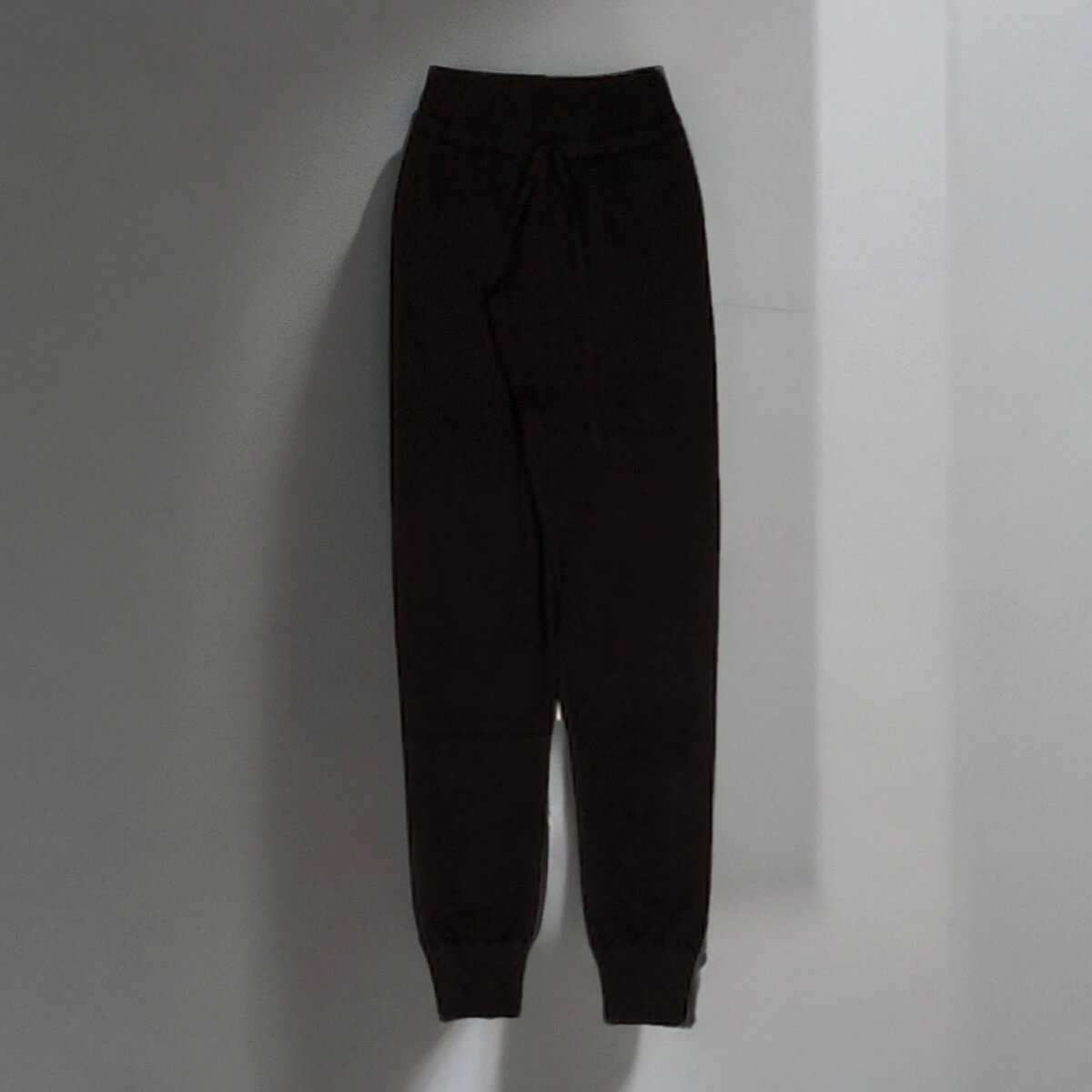 Left convex groove two-color straight through pants 3104103019