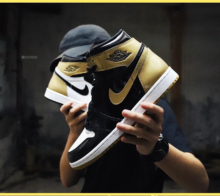 Air Jordan 1 Black Gold
