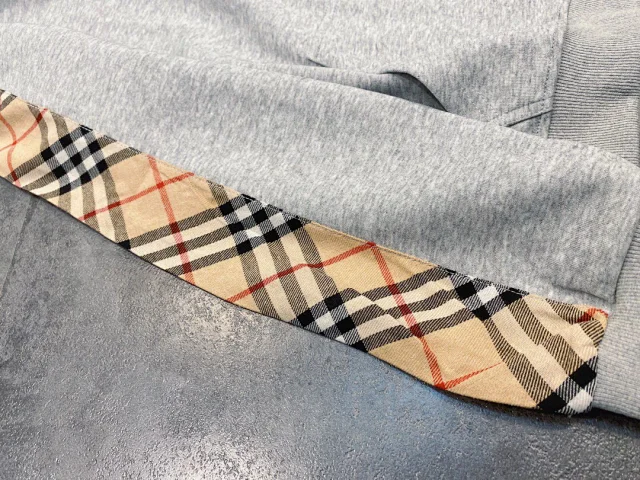 Burberry Hoodies & Sweatshirts Check-Trim Zip Hoodie product detail image 11
